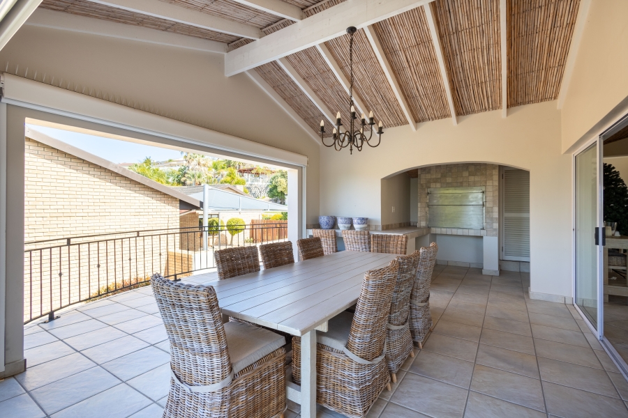 6 Bedroom Property for Sale in Lower Robberg Western Cape